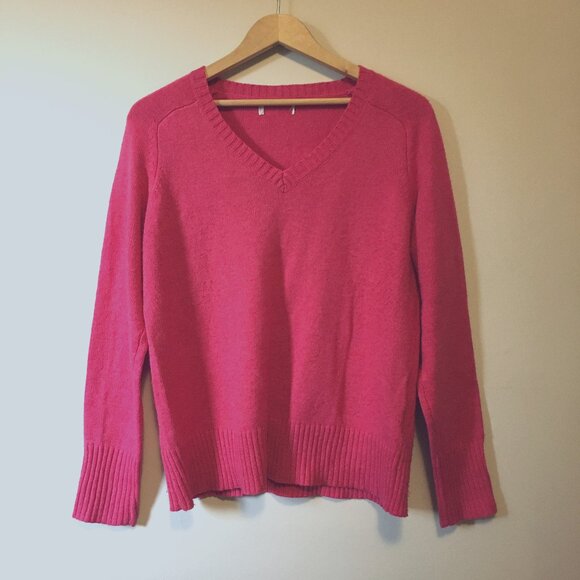 Malibu Pink Soft Angora Wool Blend Knit V-Neck Sweater - Picture 1 of 16